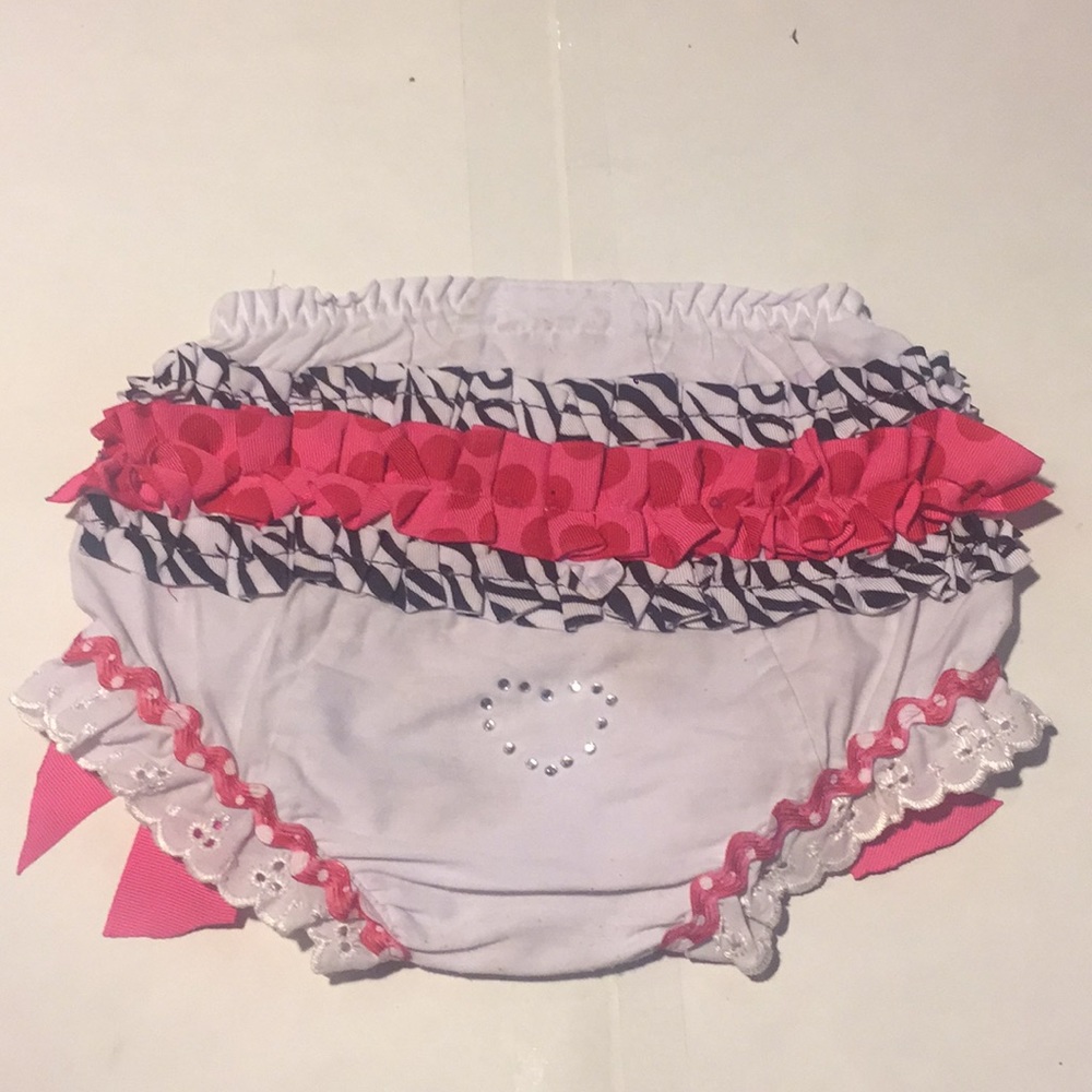 Baby Girl Ruffled Bloomers - Picture 2 of 3
